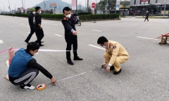 Tin tức tai nạn giao thông mới ngày 21/1: Xe con va chạm xe máy, một phụ nữ tử vong