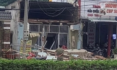 Bình Dương: Tường đổ khiến 1 lao động tử vong 
