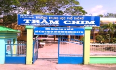 Đang đọc diễn văn khai giảng năm học mới, hiệu trưởng ở Đồng Tháp bị đột qụy tử vong