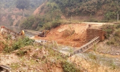 Tin thời sự mới nóng nhất 15/4: Sập cầu tạm thủy điện khiến khiến 3 người thương vong