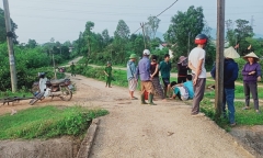 Ba học sinh đi tắm kênh, một em bị nước cuốn dẫn đến tử vong 