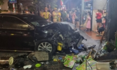 Vụ xe Camry lao lên vỉa hè đâm trúng 3 người ở Hà Nội: Một nạn nhân tử vong