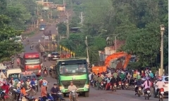 Tai nạn nghiêm trọng ở Bình Phước: Xe tải tuột dốc lao vào quán ăn khiến 8 người thương vong