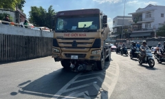 Tin tức tai nạn giao thông mới nhất ngày 31/1: Xe máy va chạm với tàu hoả, một người phụ nữ tử vong