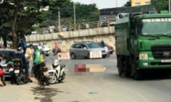 Hà Nội: Một phụ nữ tử vong tại chỗ sau va chạm với xe vệ sinh môi trường