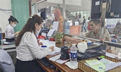 Bộ Nội vụ trả lời về cách tính thời gian giữ hạng khi xét thăng hạng II đối với viên chức