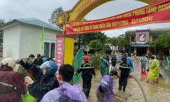 Học sinh ở những tỉnh thành nào chưa thể đến trường do ảnh hưởng bão Trà Mi? 