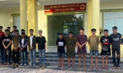Khởi tố 11 thanh thiếu niên mang dao, mã tấu hỗn chiến trong đêm ở Nghệ An