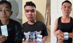 Bắt quả tang 10 nam nữ