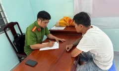 Tin pháp luật nổi bật 24h qua: Đối tượng truy nã Ngô Quang Sáu ra đầu thú