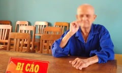 Giở trò với bé gái, 