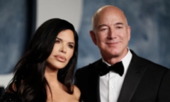 Tỷ phú Jeff Bezos và bạn gái Lauren Sánchez đính hôn