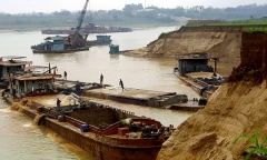 Hà Nội chỉ đạo kiểm tra thông tin phản ánh về tình trạng khai thác cát trái phép trên sông Hồng