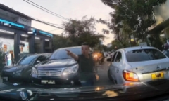 Vụ tài xế taxi công nghệ đánh nữ lái xe ở TP.HCM: Công an triệu tập nam tài xế 