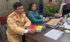 Triệu tập người phụ nữ 67 tuổi cầm loa hô hào đua xe tại hầm Kim Liên