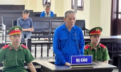 Tuyên án gã côn đồ dùng dao tấn công 4 người, có bé 10 tuổi chỉ vì mâu thuẫn khi quét sân