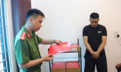 Khởi tố nhóm đối tượng làm bằng tốt nghiệp, chứng chỉ giả