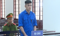 Nổ súng dọa nhóm 