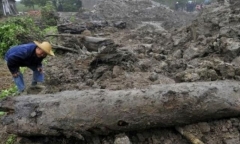 Máy cẩu đào trúng kho báu nặng 1.000kg, dài 8m chuyên gia ví quý ngang kim cương