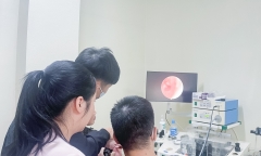 Bé trai 2 tuổi nhập viện cấp cứu sau khi được cha mẹ lấy ráy tai tại nhà
