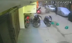 Đỗ xe dưới đường, chàng trai xấu 