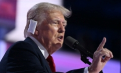 Ông Trump bất ngờ bị réo tên vì vấn đề tuổi tác
