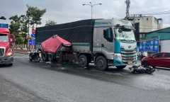 Hiện trường vụ nữ sinh viên năm 3 tử vong sau va chạm với xe tải ở TP.HCM