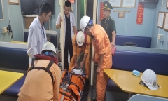 Cứu nạn khẩn cấp ngư dân gặp nạn tại khu vực quần đảo Hoàng Sa