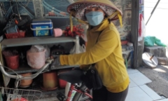 Người phụ nữ bán tá hoả vì