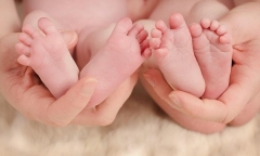 Hàn Quốc: Người phụ nữ U60 mãn kinh 12 năm bất ngờ sinh đôi nhờ bí quyết 