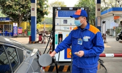 Giá xăng, dầu đồng loạt tăng mạnh, xăng RON 95 trở lại mốc trên 20.000 đồng/lít