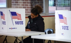 Bầu cử giữa nhiệm kỳ Mỹ 2022: Đảng Dân chủ lật ngược kết quả tại bang Massachusetts 