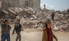 Hậu thảm kịch động đất, nhiều gia đình Thổ Nhĩ Kỳ trú ẩn trên tàu