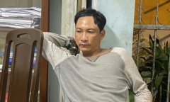 Tạm giữ hình sự đối tượng có hành vi xúc phạm Quốc kỳ