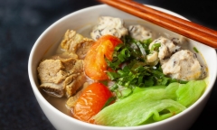 Cách nấu bún sườn mọc chua thơm ngon đến miếng cuối cùng