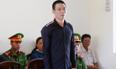 Lãnh án 12 năm tù vì vác dao chém con riêng của người tình