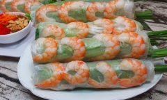 Làm mới thực đơn bằng món gỏi cuốn tôm thịt ăn là ghiền