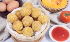 Đãi các con bằng món trứng cút chiên giòn bọc bí đỏ vừa thơm ngon, lại dễ thực hiện