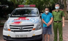 Vận chuyển ma túy bằng xe cứu thương, lao vào cảnh sát khi bị phát hiện 