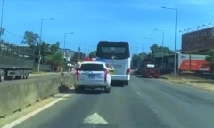 Xử phạt tài xế xe Mai Linh khi cản trở đoàn xe ưu tiên có CSGT dẫn đường