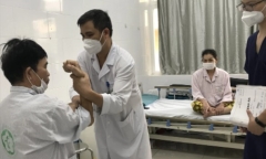 Đôi vợ chồng bị teo cơ, liệt toàn thân vì ăn hạt muồng tây phòng tiểu đường