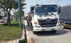 TP.HCM: Cụ bà bị xe bồn cán tử vong khi đang đi bộ qua đường