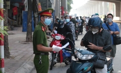 Công an Hà Nội chốt phương án cấp giấy đi đường