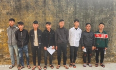 Bắt nhóm thanh thiếu niên