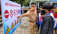 Tăng cường tuyên truyền, bảo đảm an toàn giao thông cho học sinh