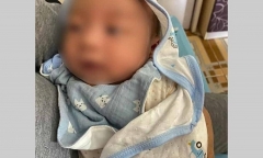Hải Phòng: Nhói lòng bé trai hơn 1 tháng tuổi bị bỏ rơi dưới gốc cây bên đường 
