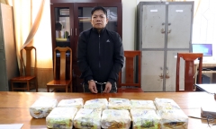 Bắt đối tượng mang 11kg ma túy trên xe taxi