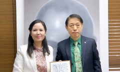 Nữ họa sỹ Việt gặp gỡ giao lưu văn hoá nghệ thuật ở xứ kim chi