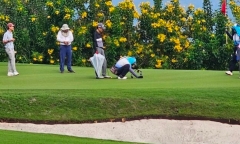Cho thôi chức Giám đốc Sở NN&PTNT Bắc Ninh chơi golf trong giờ hành chính
