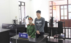 Phạt 9 tháng tù giam đối tượng chửi bới, giật máy đo nồng độ cồn của CSGT